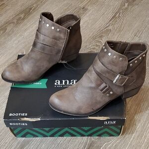 New ANA Boots